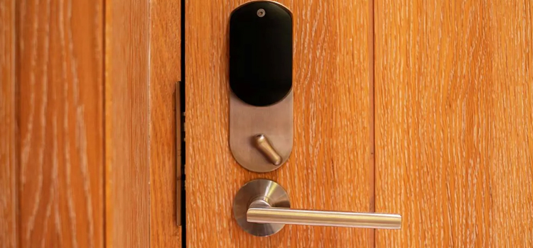 Automatic Locking Door Knob La Ca