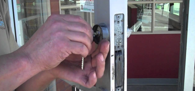 commercial door lock repair La Ca