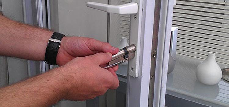 Commercial Door Lock Repair in La Ca